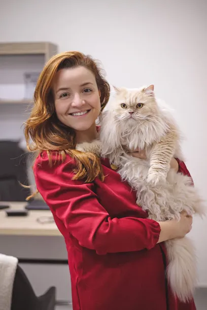 Dra. Nayara Ribeiro - Medicina Felina en Sul/Sudoeste de Minas