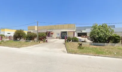 Foto de Forma Laboratorios-Com. Ind. Prod. Veterinarios E Farmaceuticos, Lda., uma clínica veterinária em Baixo Amazonas